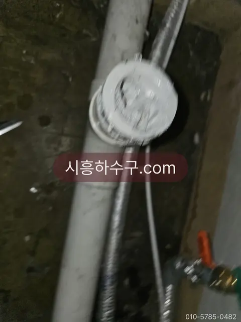 오수펌프 토출 배관과 체크밸브·밸브 연결부